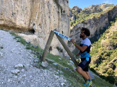 Amador Galdón, este año vivie la carrera desde el lado de la organización colocando balizas para los corredores Amador Galdón, este año vivie la carrera desde el lado de la organización colocando balizas para los corredores