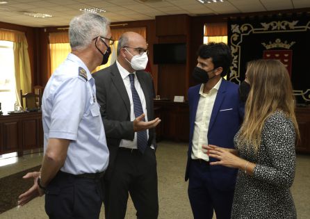 El Cabildo colabora con el SAR del Ejército del Aire en el simulacro de accidente aéreo que se realizará en Lanzarote el próximo 26 de mayo. El Cabildo colabora con el SAR del Ejército del Aire en el simulacro de accidente aéreo que se realizará en Lanzarote el próximo 26 de mayo.