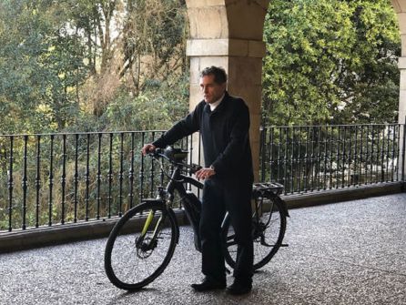 Joseba Segura y su bicicleta (Foto archivo) Joseba Segura y su bicicleta (Foto archivo)