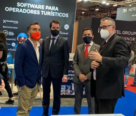 Pere Antoni, alcalde de Canet d'En Berenguer, con el Alto Comisionado España Nación Emprendedora Pere Antoni, alcalde de Canet d'En Berenguer, con el Alto Comisionado España Nación Emprendedora