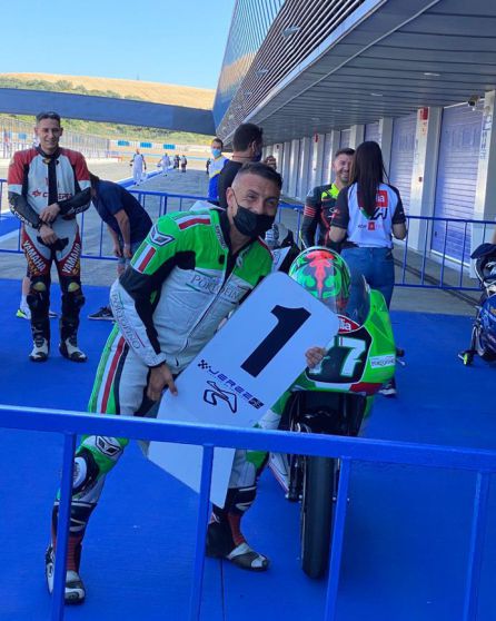Fabio Greco, tras ganar la primera carrera del CIV en Jerez. Fabio Greco, tras ganar la primera carrera del CIV en Jerez.