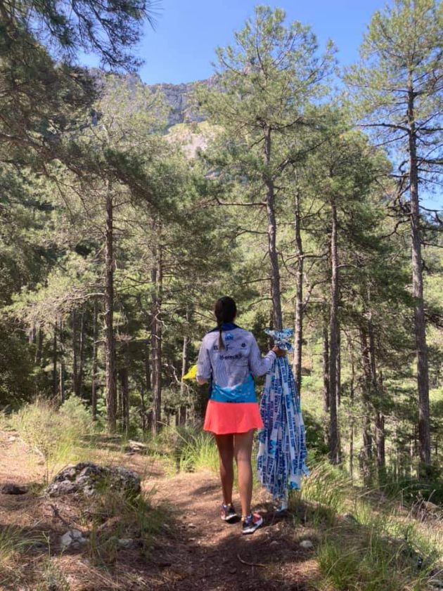 Recogida de balizas en el monte por la organización y ningun rastro dejaron los corredores Recogida de balizas en el monte por la organización y ningun rastro dejaron los corredores