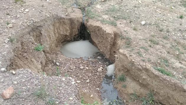 Imagen de uno de los vertidos que denuncian los vecinos Imagen de uno de los vertidos que denuncian los vecinos