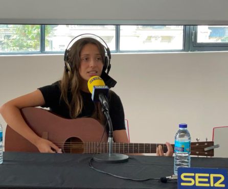 Maren actuando en directo Maren actuando en directo