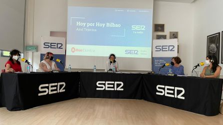 Mesa de trabajo con emprendedoras Mesa de trabajo con emprendedoras