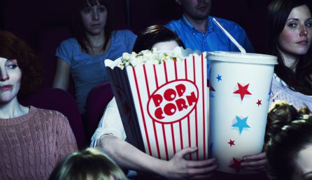 Volverá el debate de si procede comer en el cine o no Volverá el debate de si procede comer en el cine o no