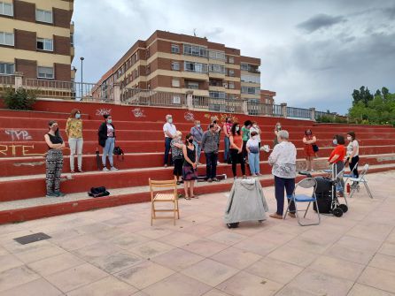 La presentación de la nueva asociación feminista de Aranda comenzó con un minuto de silencio por las víctimas de los últimos asesinatos machistas La presentación de la nueva asociación feminista de Aranda comenzó con un minuto de silencio por las víctimas de los últimos asesinatos machistas