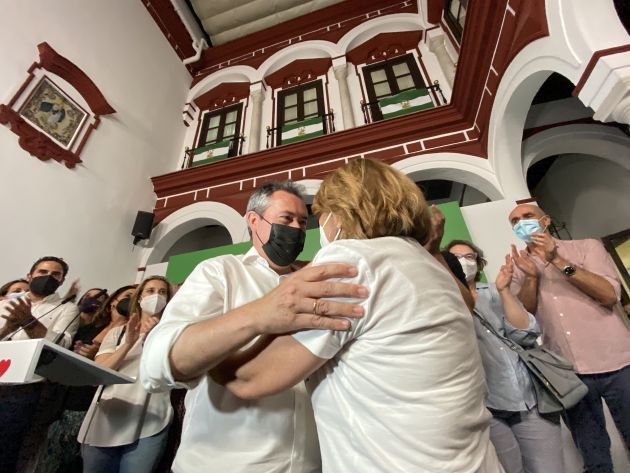La secretaria general del PSOE-A felicita a Juan Espadas, vencedor de las primarias La secretaria general del PSOE-A felicita a Juan Espadas, vencedor de las primarias