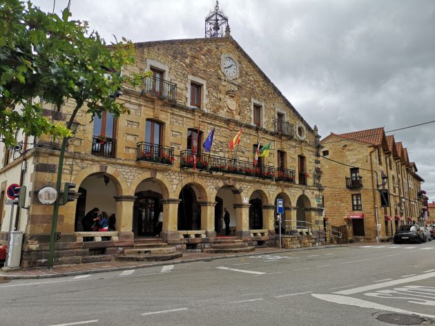 Ayuntamiento de Valderredible donde se ha celebrado el encuentro. Ayuntamiento de Valderredible donde se ha celebrado el encuentro.