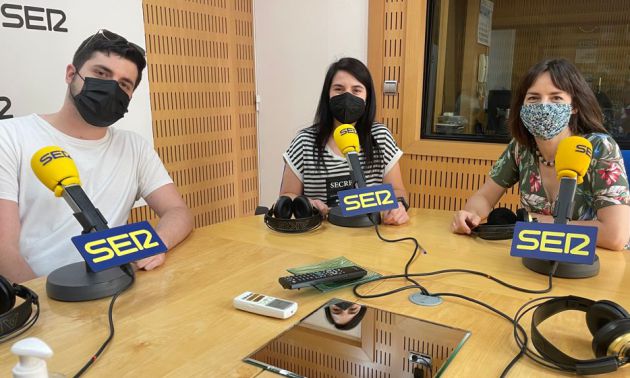 La psicóloga y sexóloga, Anna Gil Wittke, acompañada de los psicólogos, Isabel López y Miguel Ángel Nicolás, alumnos del máster de Sexología y Terapia de Pareja (Instituto de la Pareja), tras su participación en el programa Hoy por hoy Murcia La psicóloga y sexóloga, Anna Gil Wittke, acompañada de los psicólogos, Isabel López y Miguel Ángel Nicolás, alumnos del máster de Sexología y Terapia de Pareja (Instituto de la Pareja), tras su participación en el programa Hoy por hoy Murcia