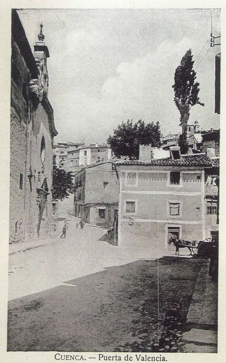 Puerta de Valencia, Cuenca Postal fotográfica editada en los años 30 por Heliotipia Artística Española Pertenece al libro "Tarjetas postales de la ciudad de Cuenca (1897-1936)" editado por la Diputación Provincial de Cuenca, 2004. Puerta de Valencia, Cuenca Postal fotográfica editada en los años 30 por Heliotipia Artística Española Pertenece al libro "Tarjetas postales de la ciudad de Cuenca (1897-1936)" editado por la Diputación Provincial de Cuenca, 2004.