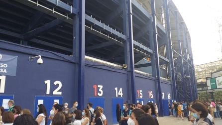 Entrada al estadio del Levante UD antes de comenzar la prueba. Entrada al estadio del Levante UD antes de comenzar la prueba.
