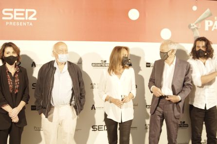 Ayanta Barilli, Manuel Vicent, María Dueñas, Eduardo Mendoza y Manuel Jabois. Ayanta Barilli, Manuel Vicent, María Dueñas, Eduardo Mendoza y Manuel Jabois.