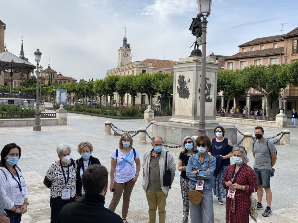 Algunos congresistas visitando la Plaza Cervantes Algunos congresistas visitando la Plaza Cervantes