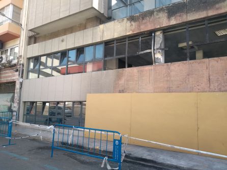 Estado de la fachada del centro de menores de Alicante afectado por el incendio en unos contenedores el pasado 28 de mayo. Estado de la fachada del centro de menores de Alicante afectado por el incendio en unos contenedores el pasado 28 de mayo.