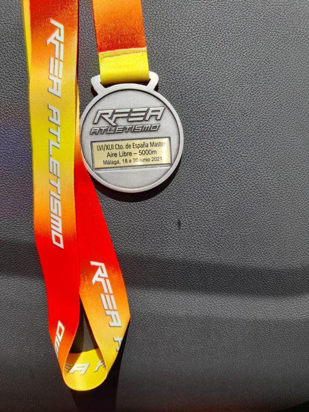 Medalla de plata para la subcampeona de España en los 5000m Medalla de plata para la subcampeona de España en los 5000m