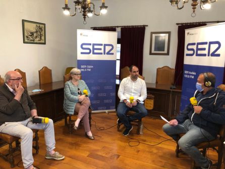 Los alcaldes del Bajo Nalón junto a Nacho Poncela Los alcaldes del Bajo Nalón junto a Nacho Poncela