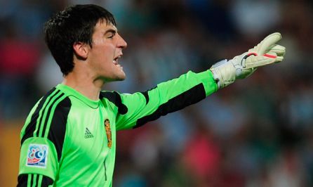 Sotres, en un partido con las selecciones inferiores Sotres, en un partido con las selecciones inferiores