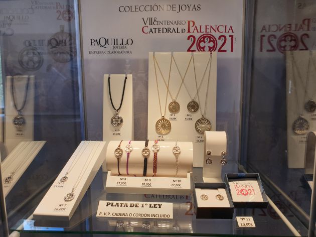 Colección de Joyas en plata diseñada por Paquillo para el VII Centenario de la Catedral Colección de Joyas en plata diseñada por Paquillo para el VII Centenario de la Catedral