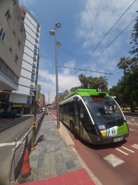 Instalación luminarias LED en la catenaria del TRAM Instalación luminarias LED en la catenaria del TRAM