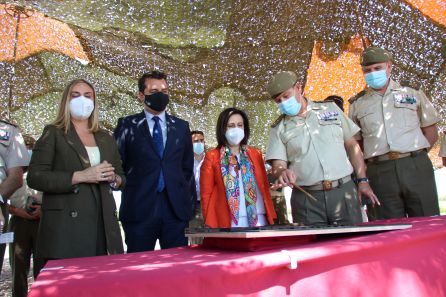 Robles, junto al alcalde y la consejera de Fomento Robles, junto al alcalde y la consejera de Fomento