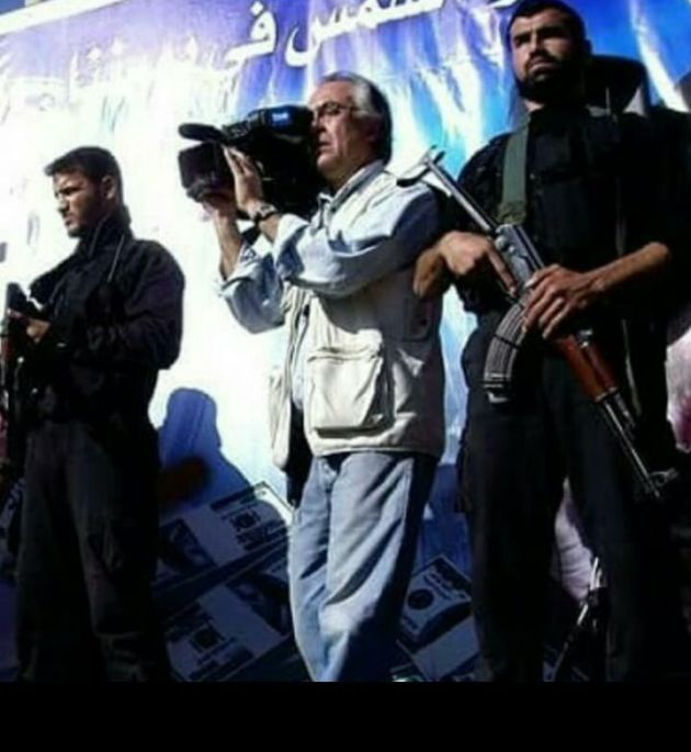 Manuel Ovalle, entre hombres armados, en una de sus expediciones Manuel Ovalle, entre hombres armados, en una de sus expediciones