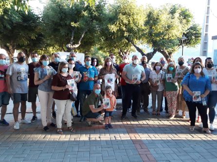 Foto de familia con alcalde, concejales y representantes de asociaciones y colectivos participantes en la programación Foto de familia con alcalde, concejales y representantes de asociaciones y colectivos participantes en la programación