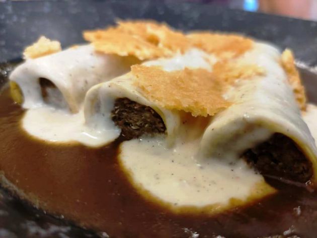 Canelones de carrillada con queso viejo Canelones de carrillada con queso viejo