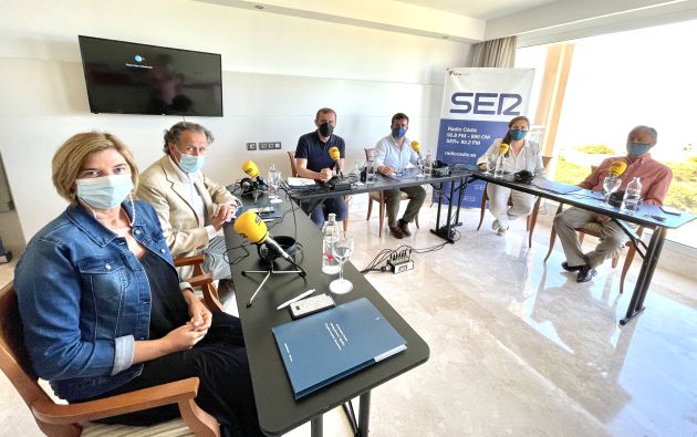Foto de familia en un momento del programa SER Viajeros especial desde Chiclana de la Frontera (Cádiz) Foto de familia en un momento del programa SER Viajeros especial desde Chiclana de la Frontera (Cádiz)
