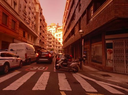 Varios coches patrullas en el entorno donde se ha producido la detención Varios coches patrullas en el entorno donde se ha producido la detención