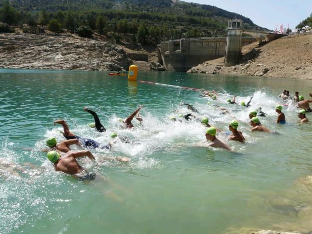 Competición en el embalse de La Bolera Competición en el embalse de La Bolera