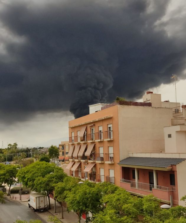 Imagen del incendio desde el centro de San Vicente Imagen del incendio desde el centro de San Vicente