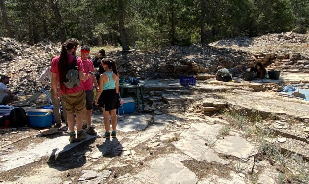 Paleontólogos y estudiantes de Biología de la UAM participan en las excavaciones. Paleontólogos y estudiantes de Biología de la UAM participan en las excavaciones.
