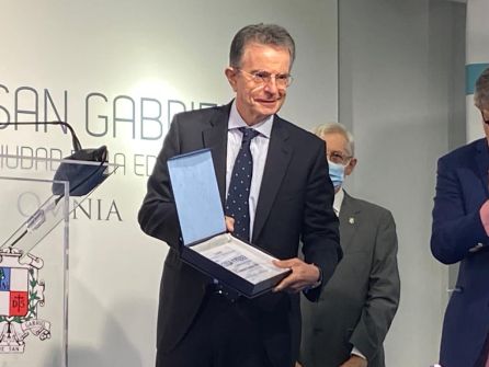 Antonio Catalán recibe el premio 'Prensa y Poder' Antonio Catalán recibe el premio 'Prensa y Poder'
