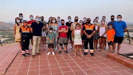 Foto de grupo en el mirador de la Torre Norte del Castillo de Jódar, donde concluía la visita guíada Foto de grupo en el mirador de la Torre Norte del Castillo de Jódar, donde concluía la visita guíada