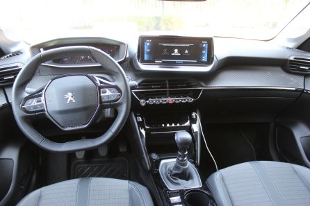 Salpicadero Peugeot 208 Salpicadero Peugeot 208