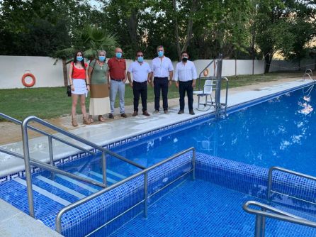 Momento de la visita a la piscina de Hútar de Albáncez de Mágina Momento de la visita a la piscina de Hútar de Albáncez de Mágina