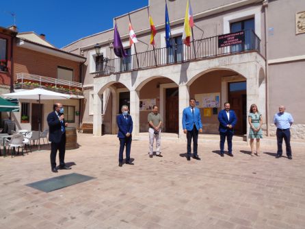 Parte de la corporación de Villalba de Duero con las autoridades de esta visita Parte de la corporación de Villalba de Duero con las autoridades de esta visita