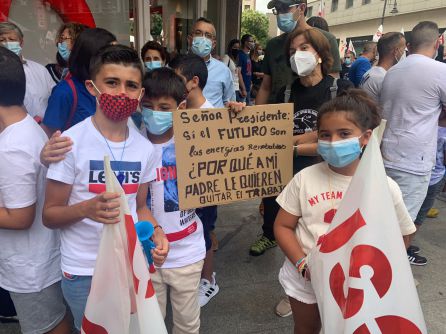 Muchas familias acudieron juntas a la protesta Muchas familias acudieron juntas a la protesta