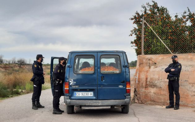 Control en el campo de la Policía de la Generalitat Control en el campo de la Policía de la Generalitat