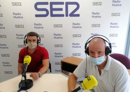 Joaquín Batanero, médico y vocal de Atención Primaria en el Sindicato Médico de Huelva y Cesar Cercadillo, sanitario y portavoz de salud en el Sindicato CSIF Joaquín Batanero, médico y vocal de Atención Primaria en el Sindicato Médico de Huelva y Cesar Cercadillo, sanitario y portavoz de salud en el Sindicato CSIF