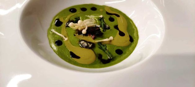 Veleuté de algas, placton y aceite de pipas de calabaza cpon pipas saladas, velo de la bota y enoqui Veleuté de algas, placton y aceite de pipas de calabaza cpon pipas saladas, velo de la bota y enoqui
