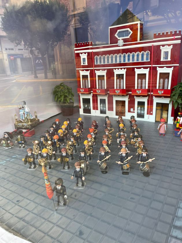 La Banda ha sido homenajeada en el escaparate de la campaña "Las fiestas, siempre" La Banda ha sido homenajeada en el escaparate de la campaña "Las fiestas, siempre"