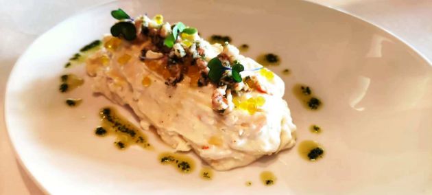 Ensaladilla de gambas al ajillo con perlas de AOVE Ensaladilla de gambas al ajillo con perlas de AOVE