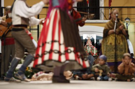 El acto se celebtró junto a la imagen de la Virgen de los Llanos El acto se celebtró junto a la imagen de la Virgen de los Llanos