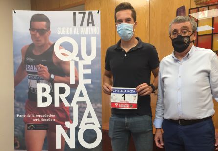 De izqda a dcha, el atleta Alberto Casas, y el presidente del Club de Atletismo Quiebrajano, Felipe Cano. De izqda a dcha, el atleta Alberto Casas, y el presidente del Club de Atletismo Quiebrajano, Felipe Cano.