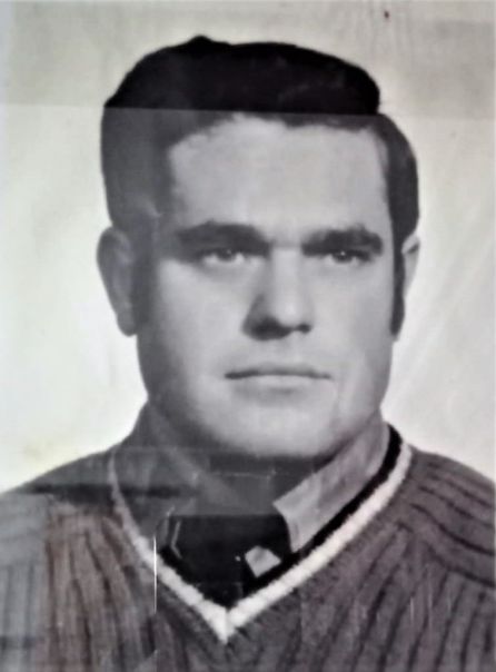 Año 1976. Aniceto con número de licencia municipal de taxi 128 e indicativo J 28. Tenía su parada en Las Puertas de Murcia en Cartagena. Año 1976. Aniceto con número de licencia municipal de taxi 128 e indicativo J 28. Tenía su parada en Las Puertas de Murcia en Cartagena.