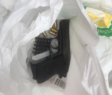 Una de las armas incautadas a la banda de narcotraficantes que operaban entre Algeciras y Cambados Una de las armas incautadas a la banda de narcotraficantes que operaban entre Algeciras y Cambados