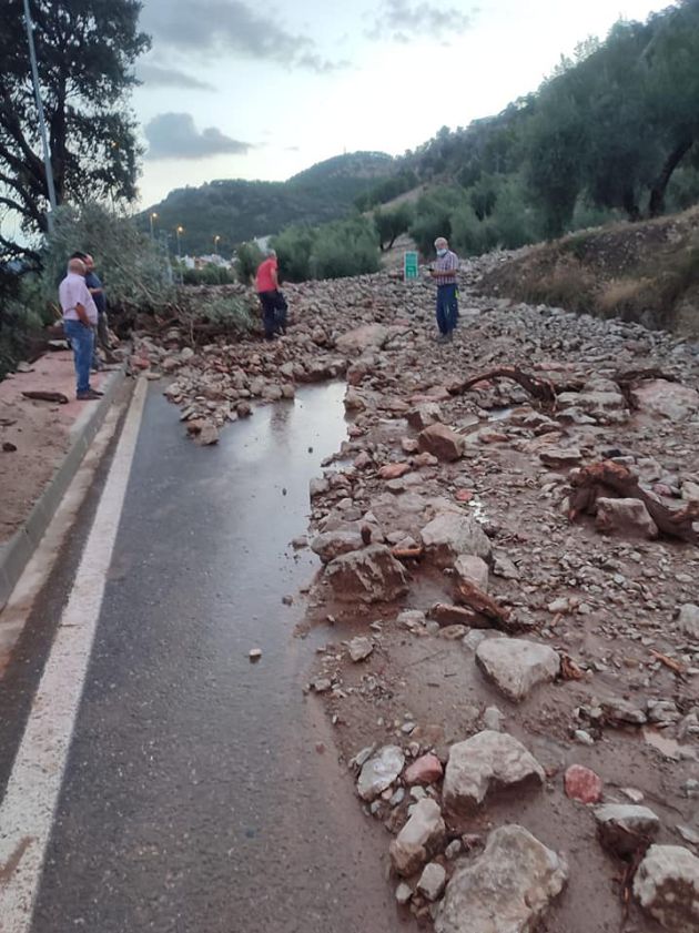 La tormenta colapsó con derrumbes la A-319 del P.N. de Cazorla, Segura y las Villas y destrozó muchos caminos agrícolas La tormenta colapsó con derrumbes la A-319 del P.N. de Cazorla, Segura y las Villas y destrozó muchos caminos agrícolas