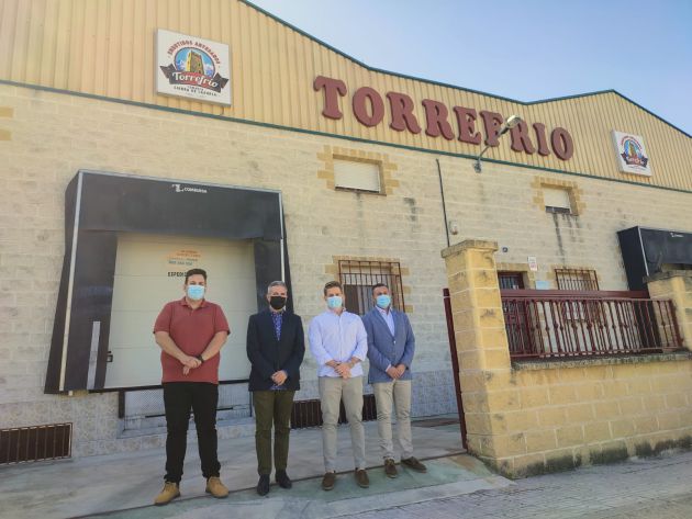 El delegado de educación conoce las necesidades formativas de las empresas pealeñas El delegado de educación conoce las necesidades formativas de las empresas pealeñas